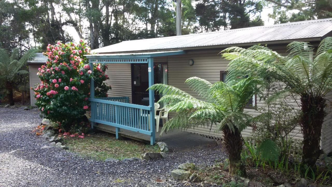 Strahan Retreat Holiday Park Esterno foto