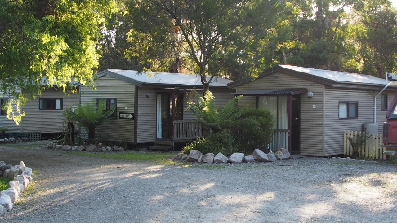Strahan Retreat Holiday Park Esterno foto
