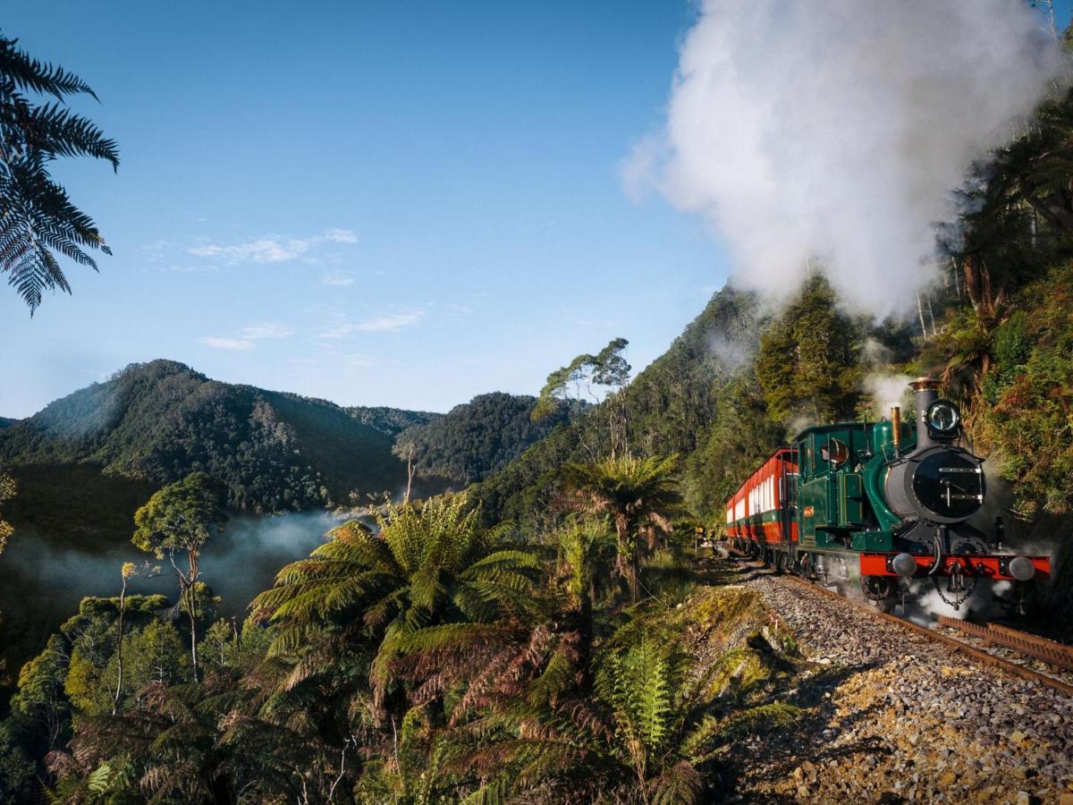 Strahan Retreat Holiday Park Esterno foto