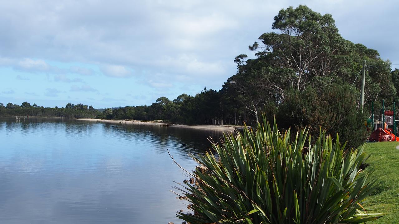 Strahan Retreat Holiday Park Esterno foto