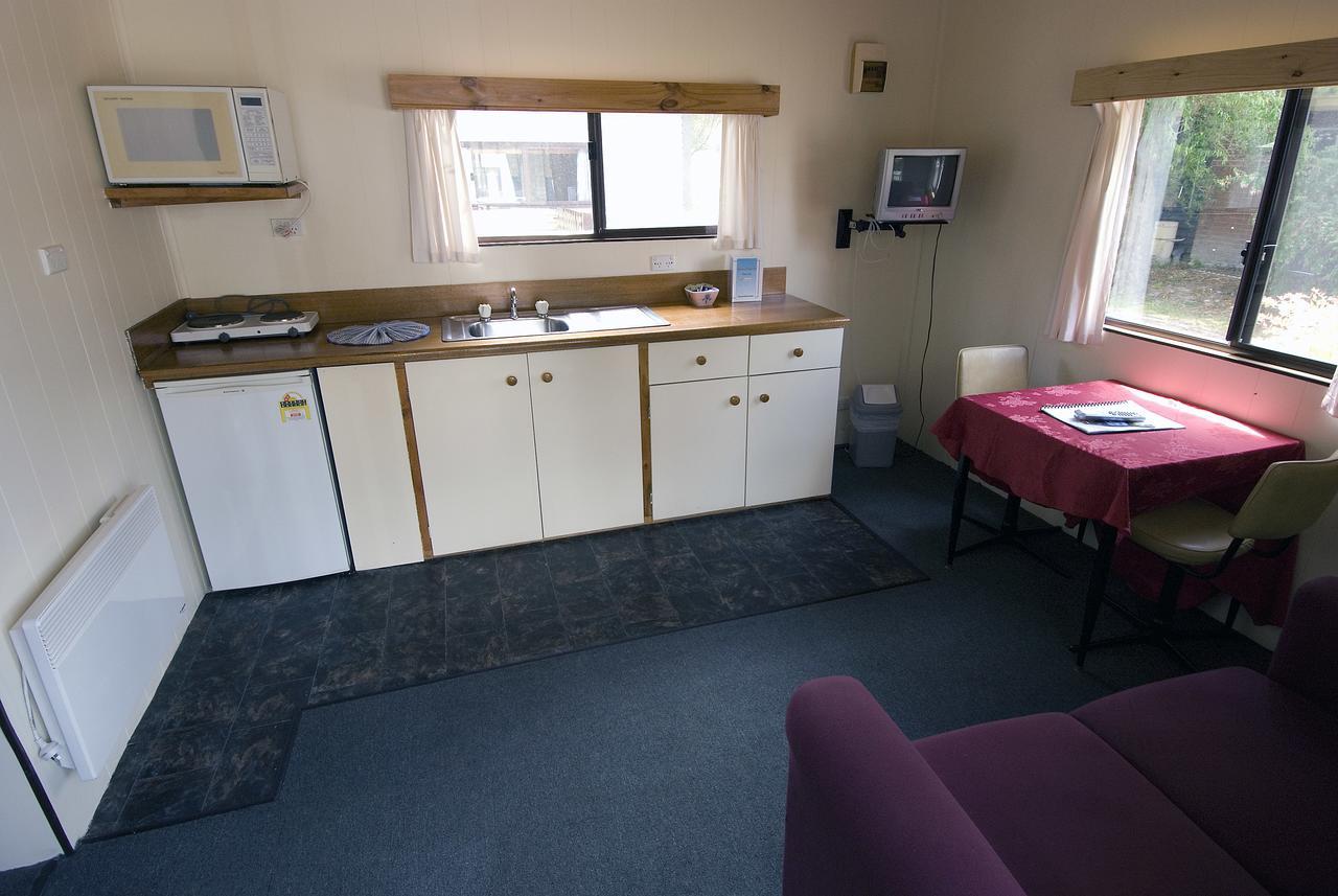 Strahan Retreat Holiday Park Esterno foto