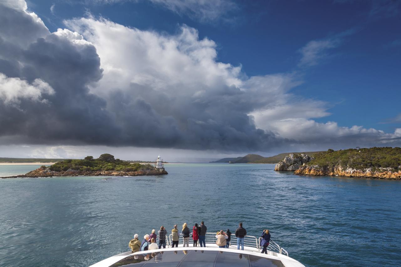 Strahan Retreat Holiday Park Esterno foto