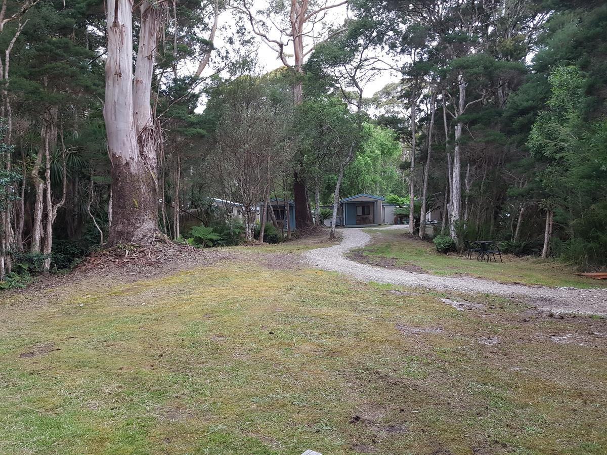 Strahan Retreat Holiday Park Esterno foto