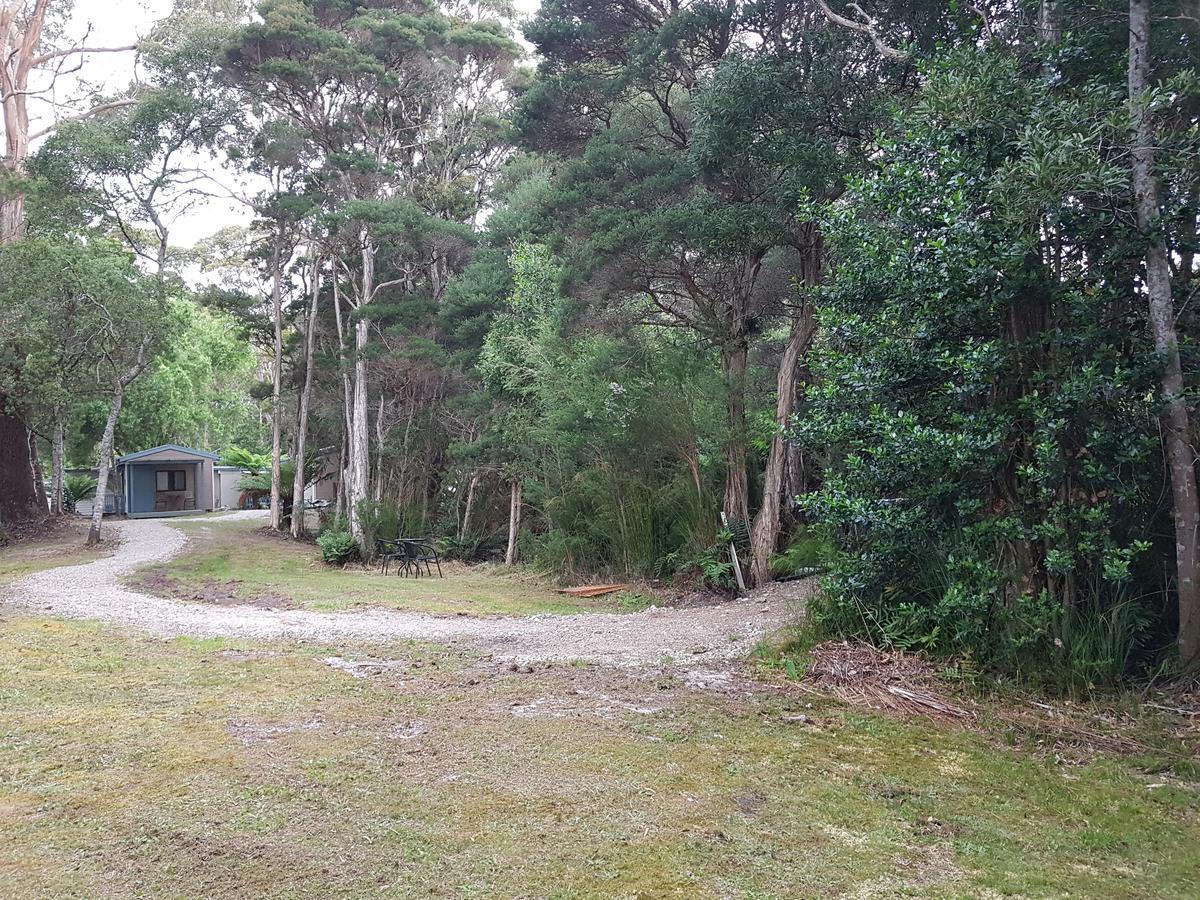 Strahan Retreat Holiday Park Esterno foto